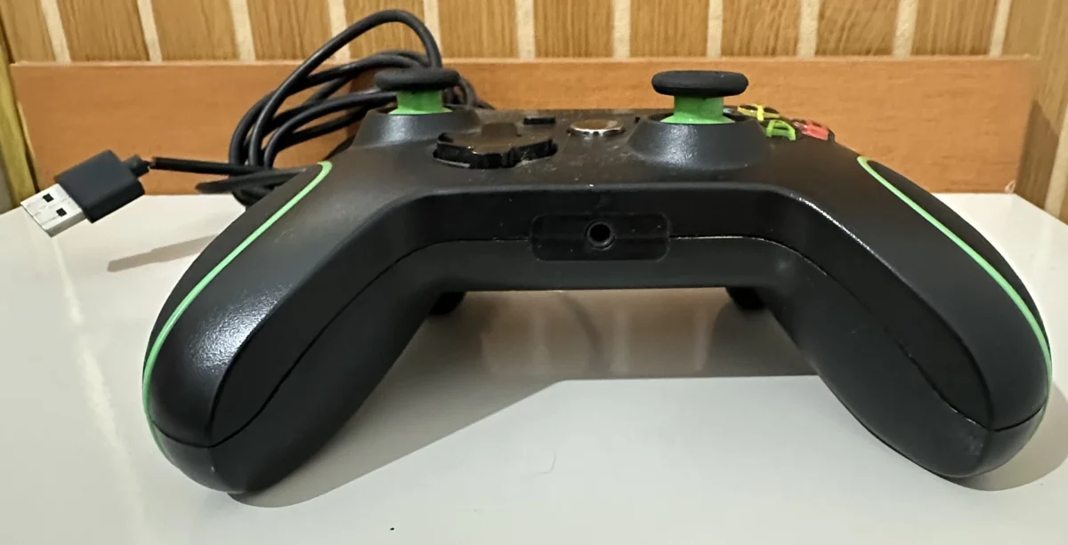 NR/ CONTROLE XBOX ONE/PC 29,00 SEGUIDOS DE 6,00