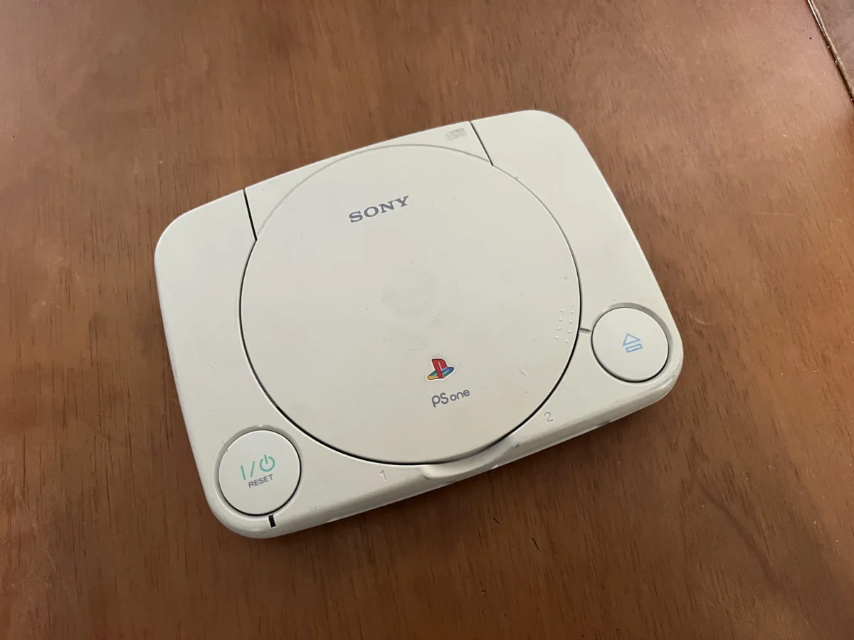 CX/ PLAYSTATION! SONY PS ONE! PS1 SLIM ! 68,00 SEGUIDDOS DE 9,00
