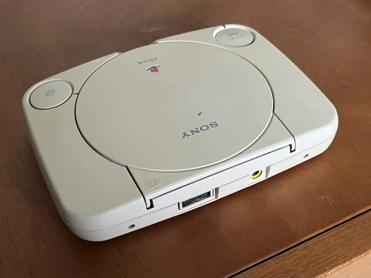 CX/ PLAYSTATION! SONY PS ONE! PS1 SLIM ! 68,00 SEGUIDDOS DE 9,00