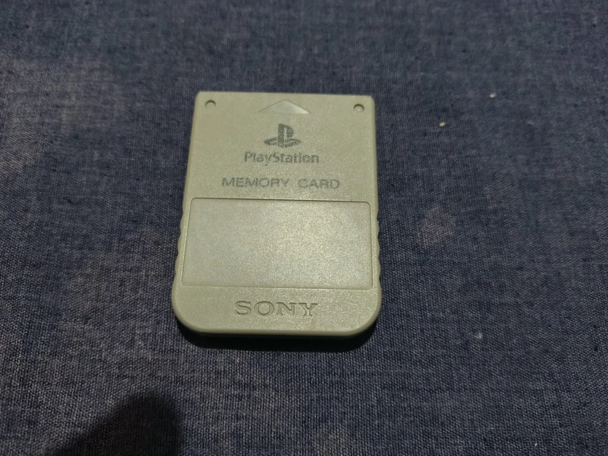 CX/ R*******ta /100%! ORIGINAL!!! MEMORI CARD PARA PS1! SONY! 47,00 SEGUIDOS DE 9,00