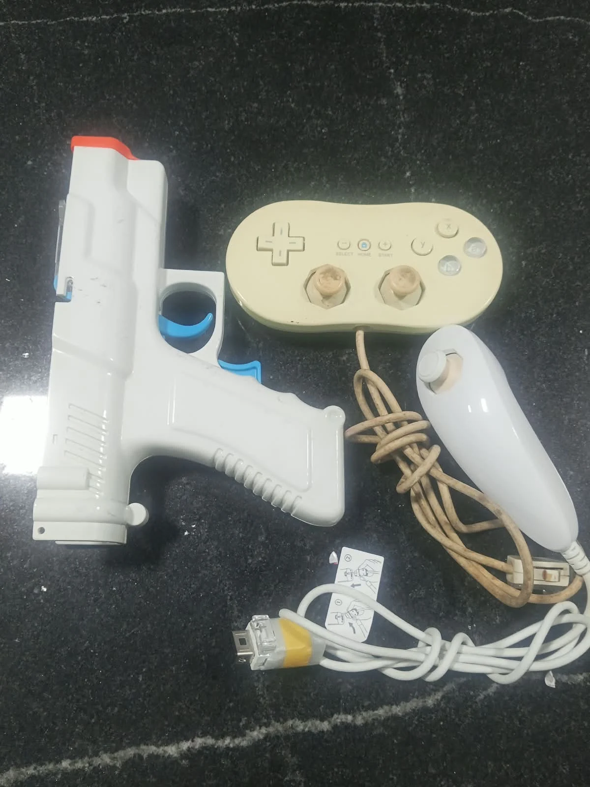CX/ F****no M******ro /CONJUNTO DE ACESSÓRIOS PARA NINTENDO WII ! 39,00 SEGUIDDOS DE 8,00