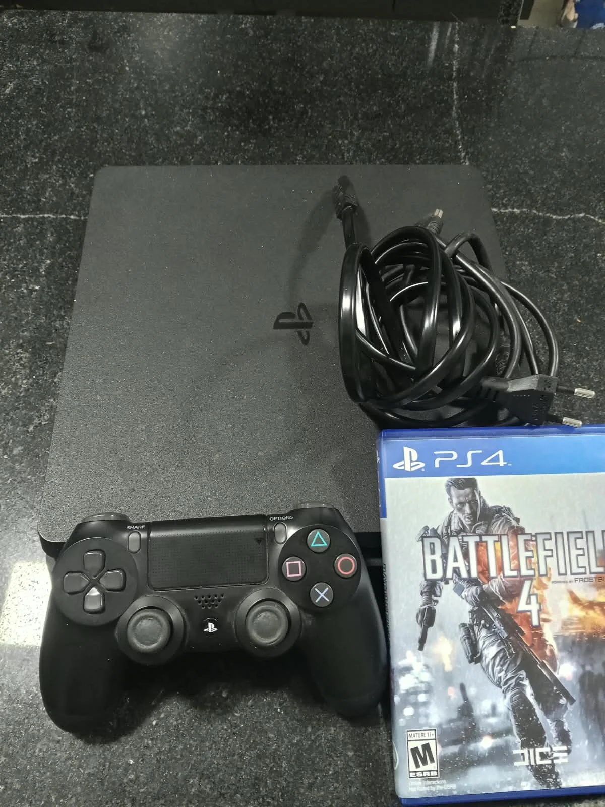 TA/ PLAYSTATION 4 100%! TOP! + JOGO! E ACESSÓRIOS! 797,00 SEGUIDOS DE 37,00