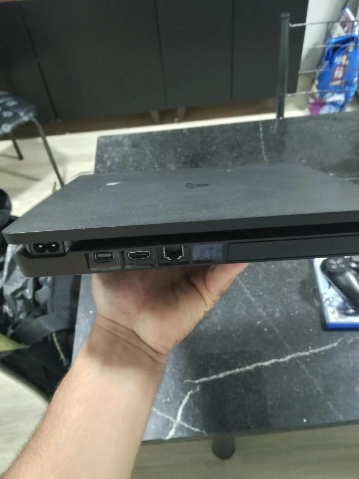 TA/ PLAYSTATION 4 100%! TOP! + JOGO! E ACESSÓRIOS! 797,00 SEGUIDOS DE 37,00