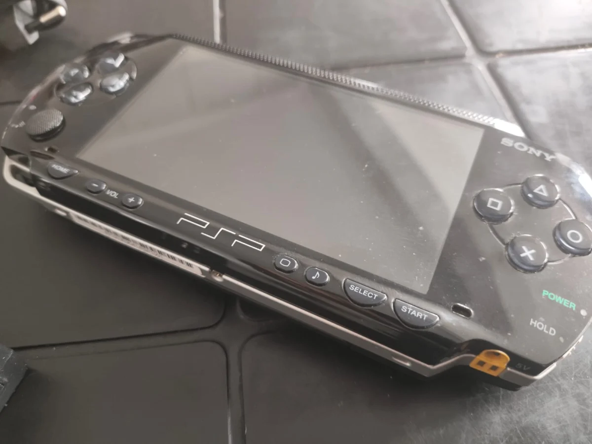 WA/ PSP SONY MODELO 1001 ORIGINAL! 117,00 SEGUIDOS DE 17,00
