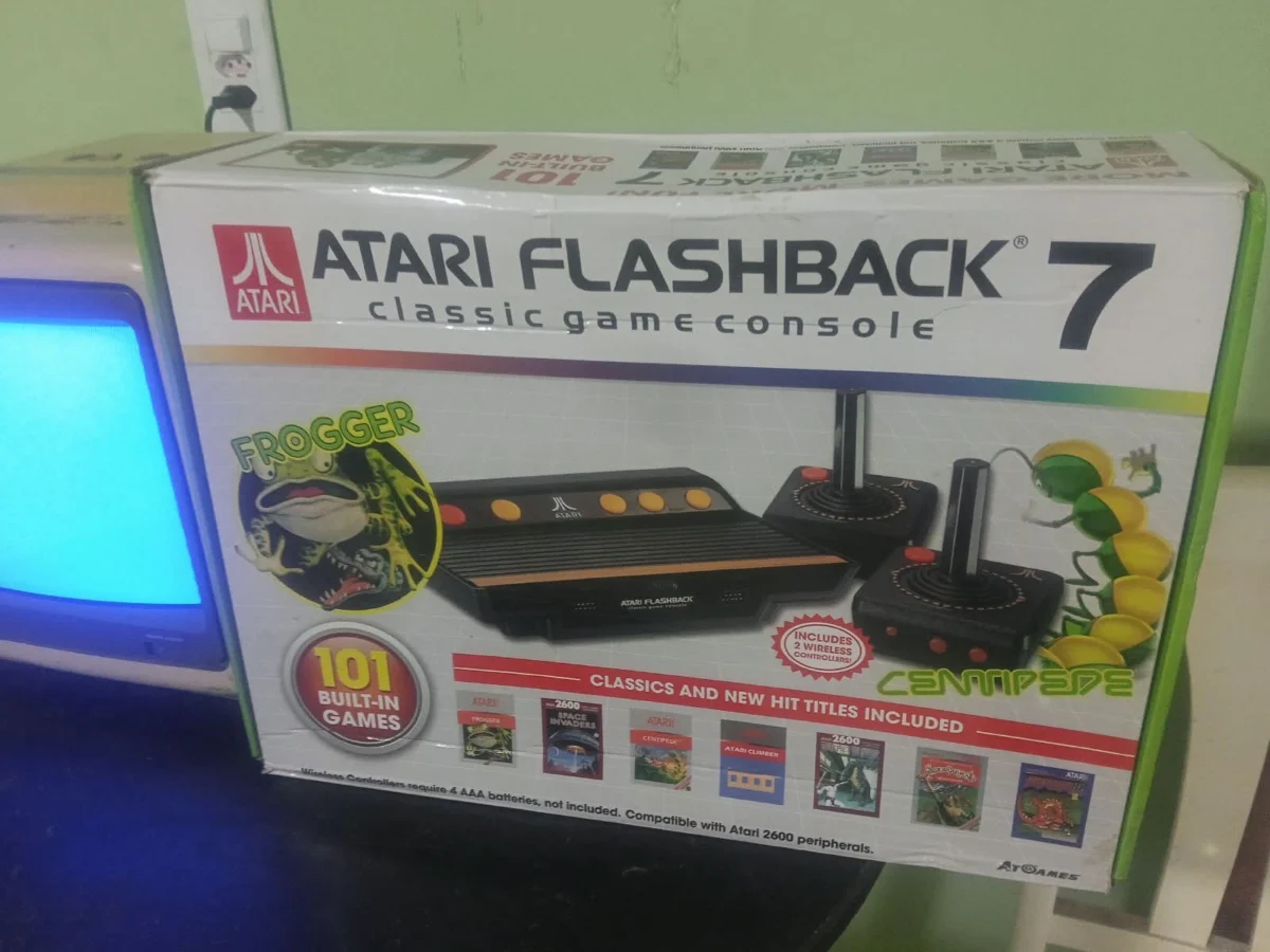 CX/ R****to B****ra C****ho /ORIGINAL! ATARI FLASHBACK 7! NA CAIXA! UM VERDADEIRO MERGULHO NA ERA DE OURO! 178,00 SEGUIDOS DE 23,00