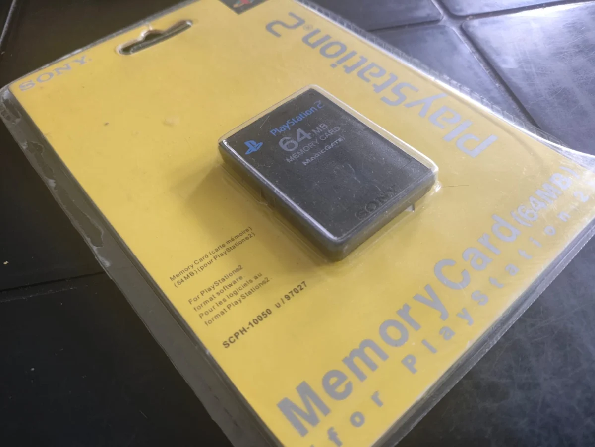 WA/ MEMORY CARD 64 MB PARA PLAYSTATION 2! LACRADO! NUNCA ABERTO! 77,00 SEGUIDOS DE 9,00