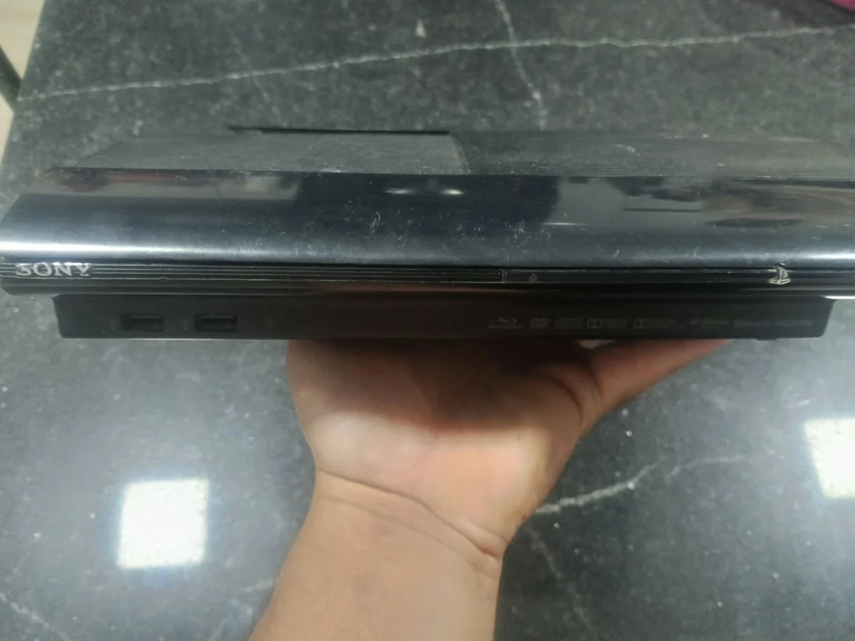 CX/ A***ur S**NN /PLAYSTATION 3 SUPER SLIM! TOP! 88,00 SEGUIDOS DE 25,00