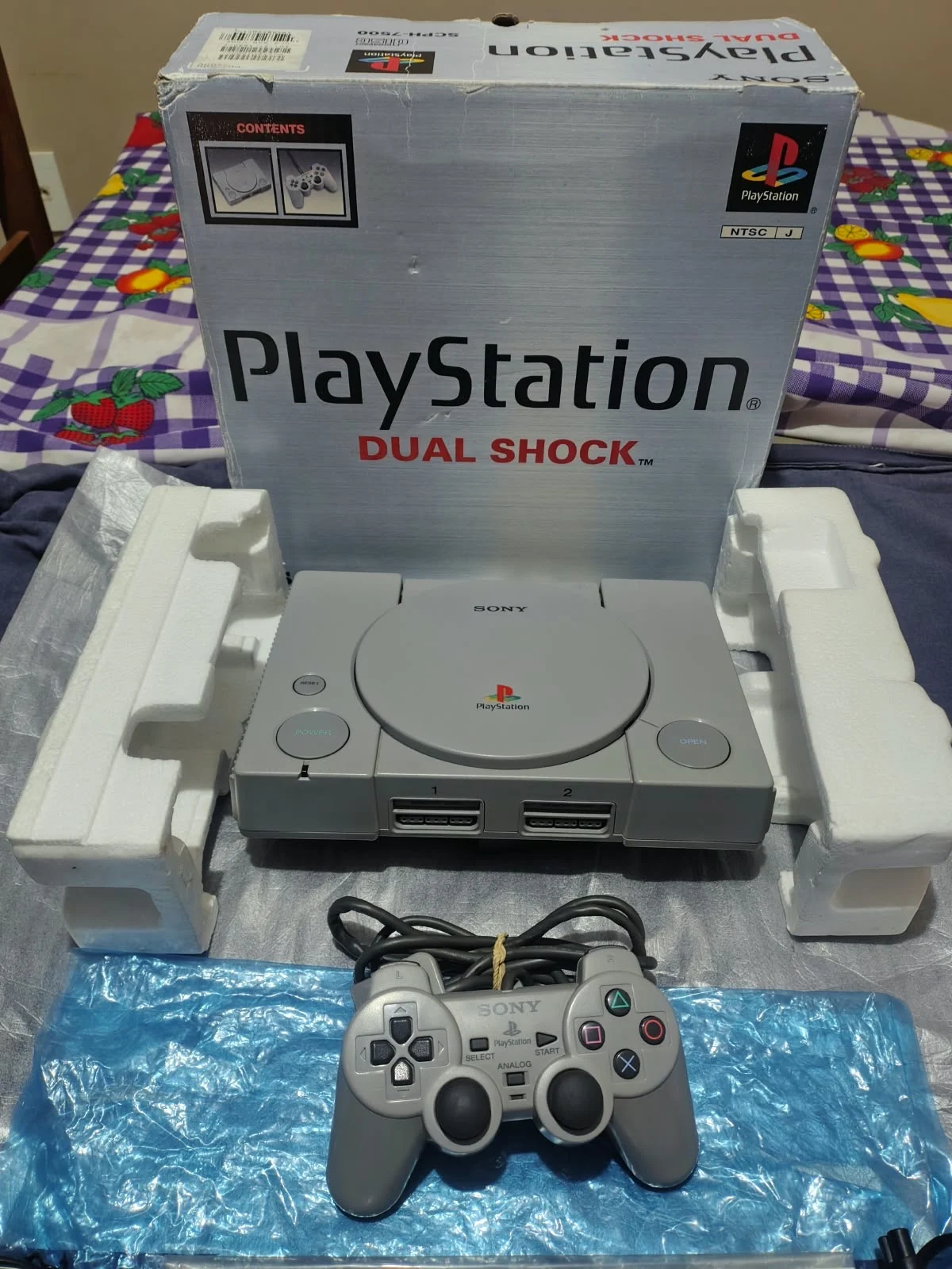 CX/ D*23 /PLAYSTATION 1 FAT! INPECÁVEL! 100%! SERIAL CONFERE! TOP! 389,00 SEGUIDOS DE 39,00